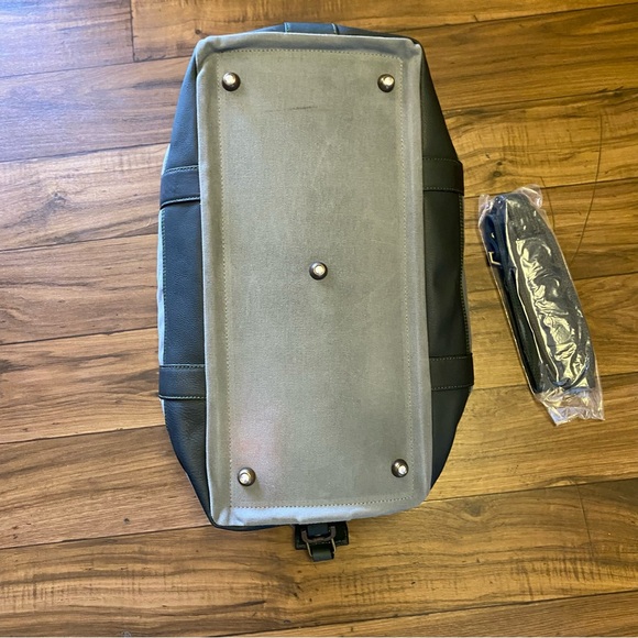 Links & Kings Canvas And Leather Duffle Bag 23”x13”x9” - Picture 5 of 10